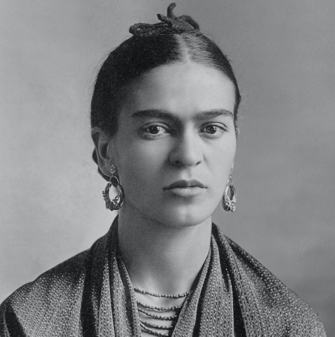 Frida Khalo: mujer fuerte y de una belleza rebelde.